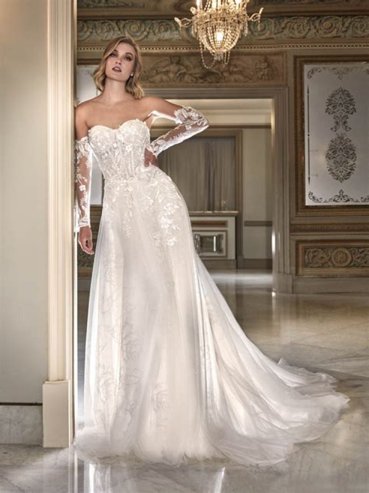 Discover The Enchanting Details Of Bee Shaffer's Fashionable Wedding