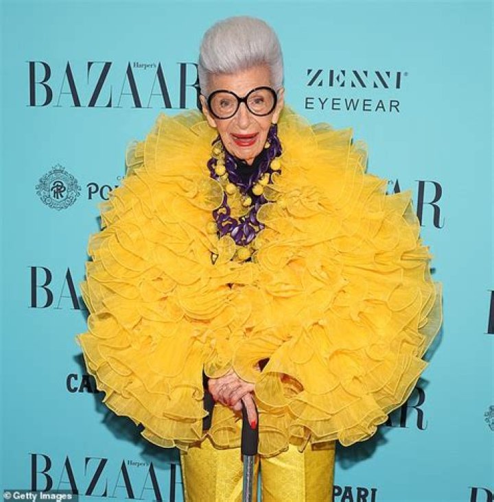 Discover The Enchanting World Of Fashion Icon Pele Valentina